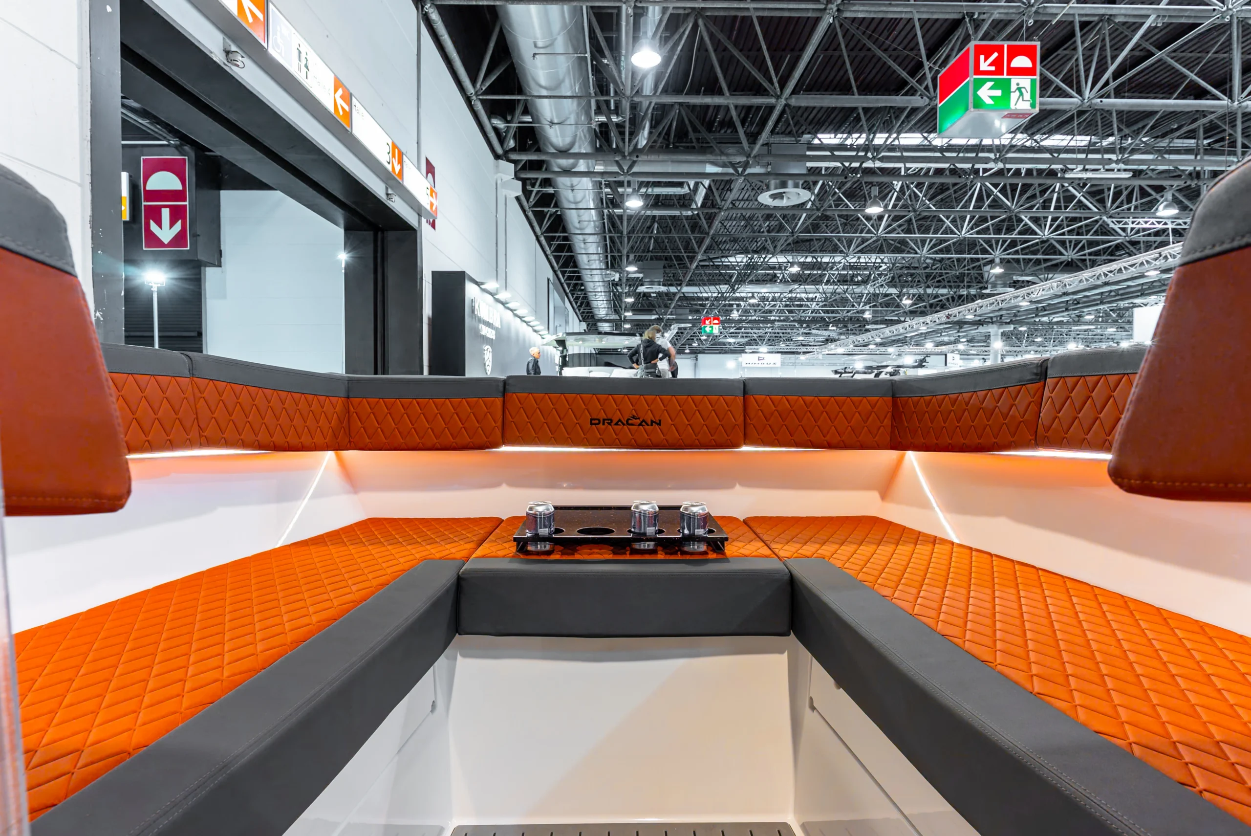 Dracan-42-Exterior-Bow-01 power catamaran