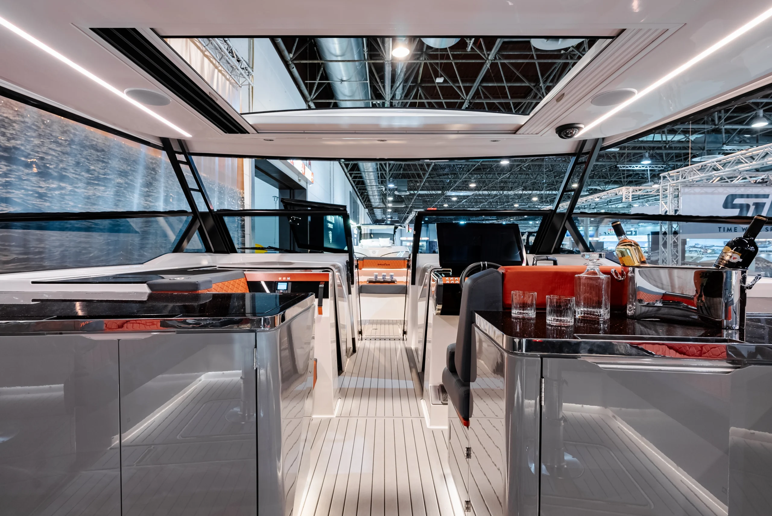 Dracan-42-Exterior-Cockpit-04 power catamaran